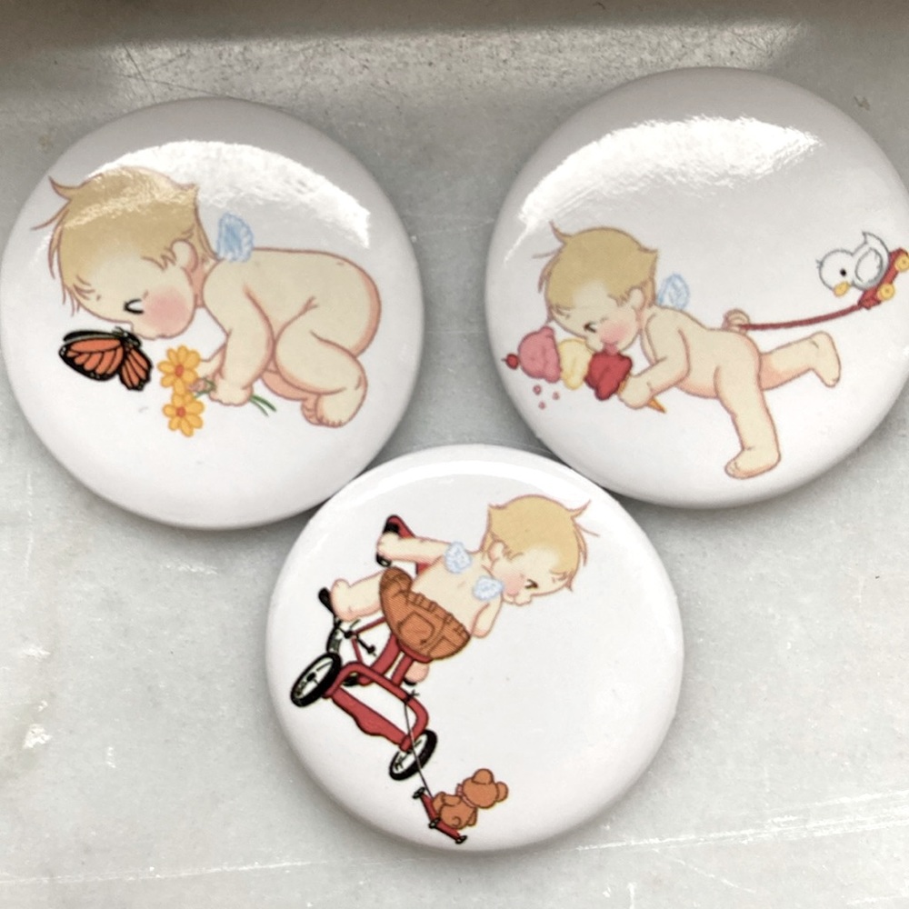 comes with any $10 order! Brandy Melville pins